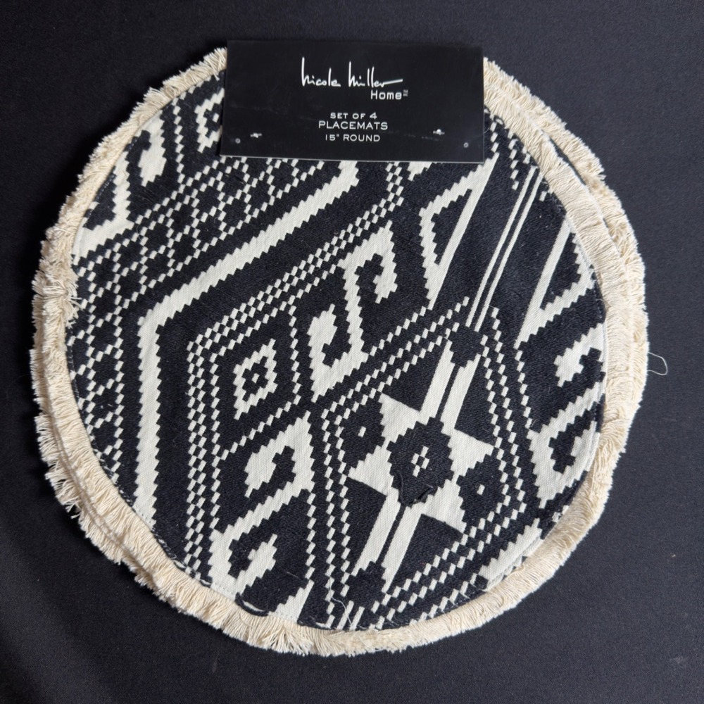 Nicole Miller Home Set of 4 Round Placemats 15 Inch Black White Tribal Fringe